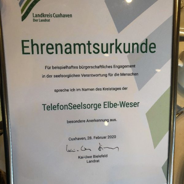 Übergabe einer Ehrenamtsurkunde